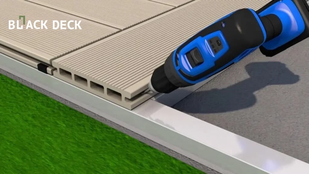 kak-ustanovit-terrasnuyu-dosku-iz-dpk-12 (1).jpg