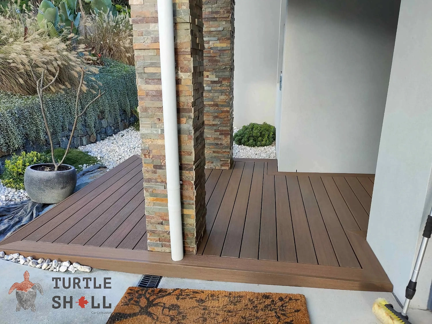 Какую террасную доску выбрать для открытой террасы? Гид по выбору ДПК с акцентом на Turtle Shell